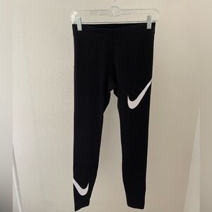 Women’s Nike high waisted swoosh leggings